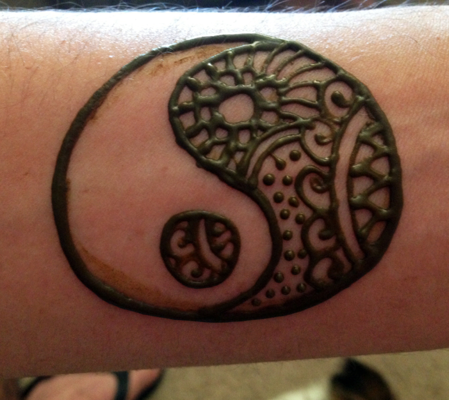 henna yin yang